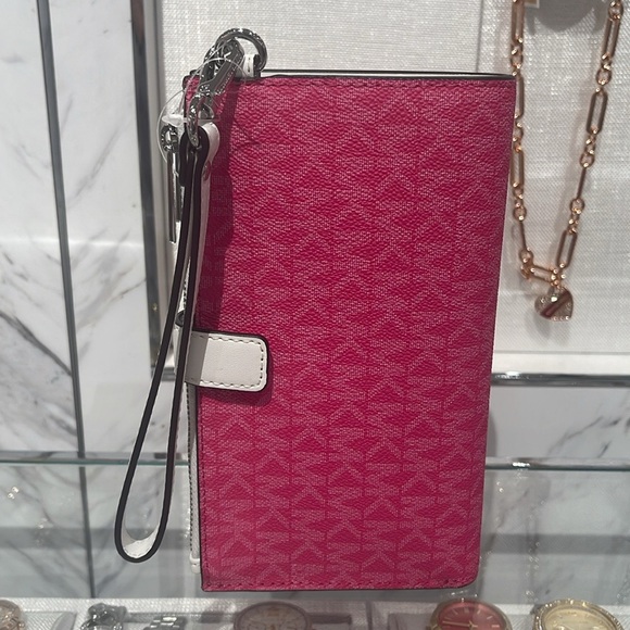 Michael Kors Jet Set Travel Lg Embellished Signature Logo Wristlet
Dragonfruit - Picture 11 of 16